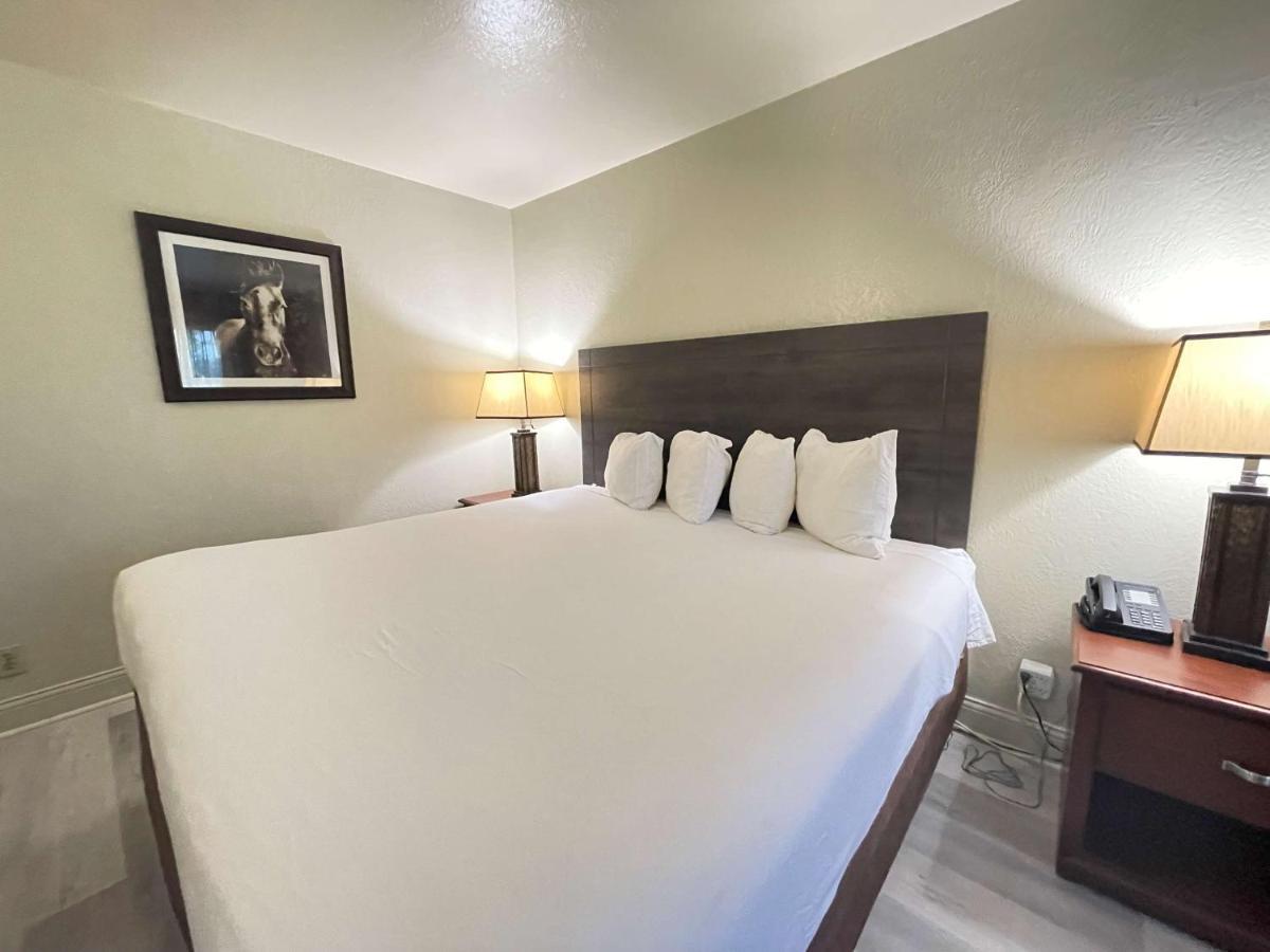 Surestay Plus By Best Western Lawton Esterno foto