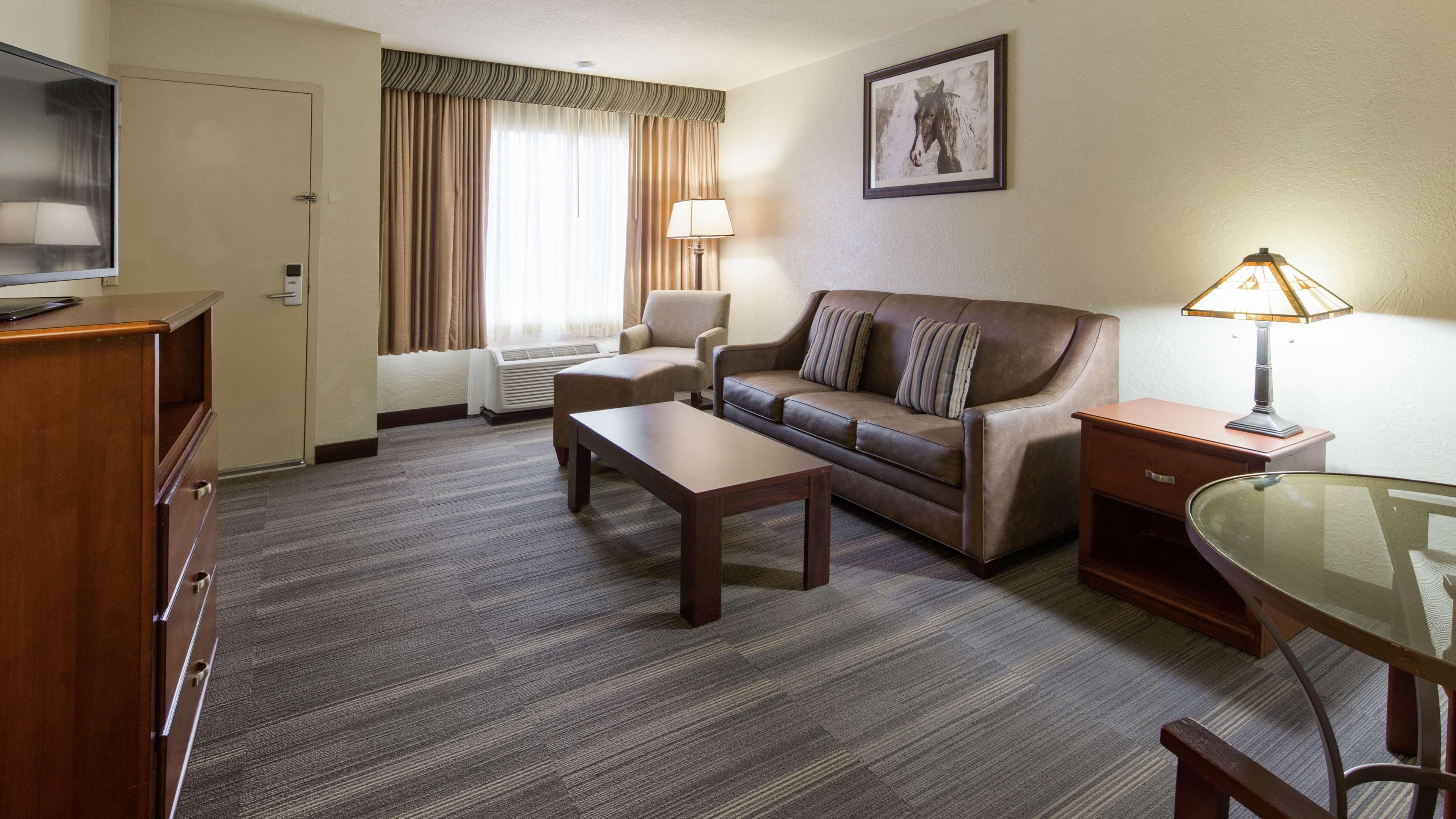 Surestay Plus By Best Western Lawton Esterno foto